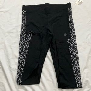 Aeropostale Floral Accent Legging